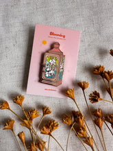 Load image into Gallery viewer, Enamel pins - Blooming