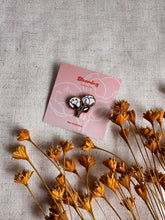 Load image into Gallery viewer, Enamel pins - Blooming