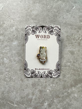 Load image into Gallery viewer, Enamel pins - Word