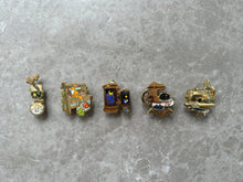 Load image into Gallery viewer, Enamel pins grab bag
